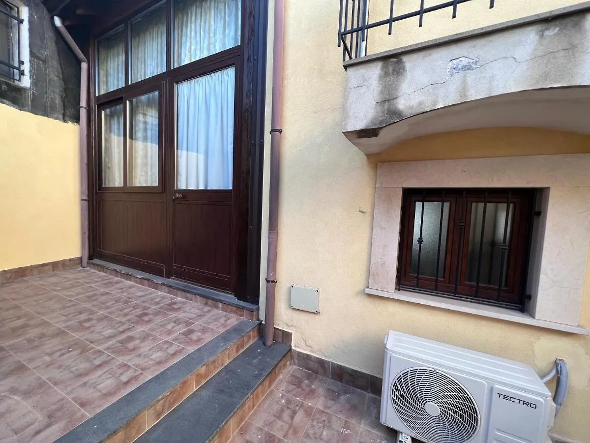 Esclusivo Cortile Duca D'Aosta Ai Piedi Dell'Etna Lejlighed Viagrande